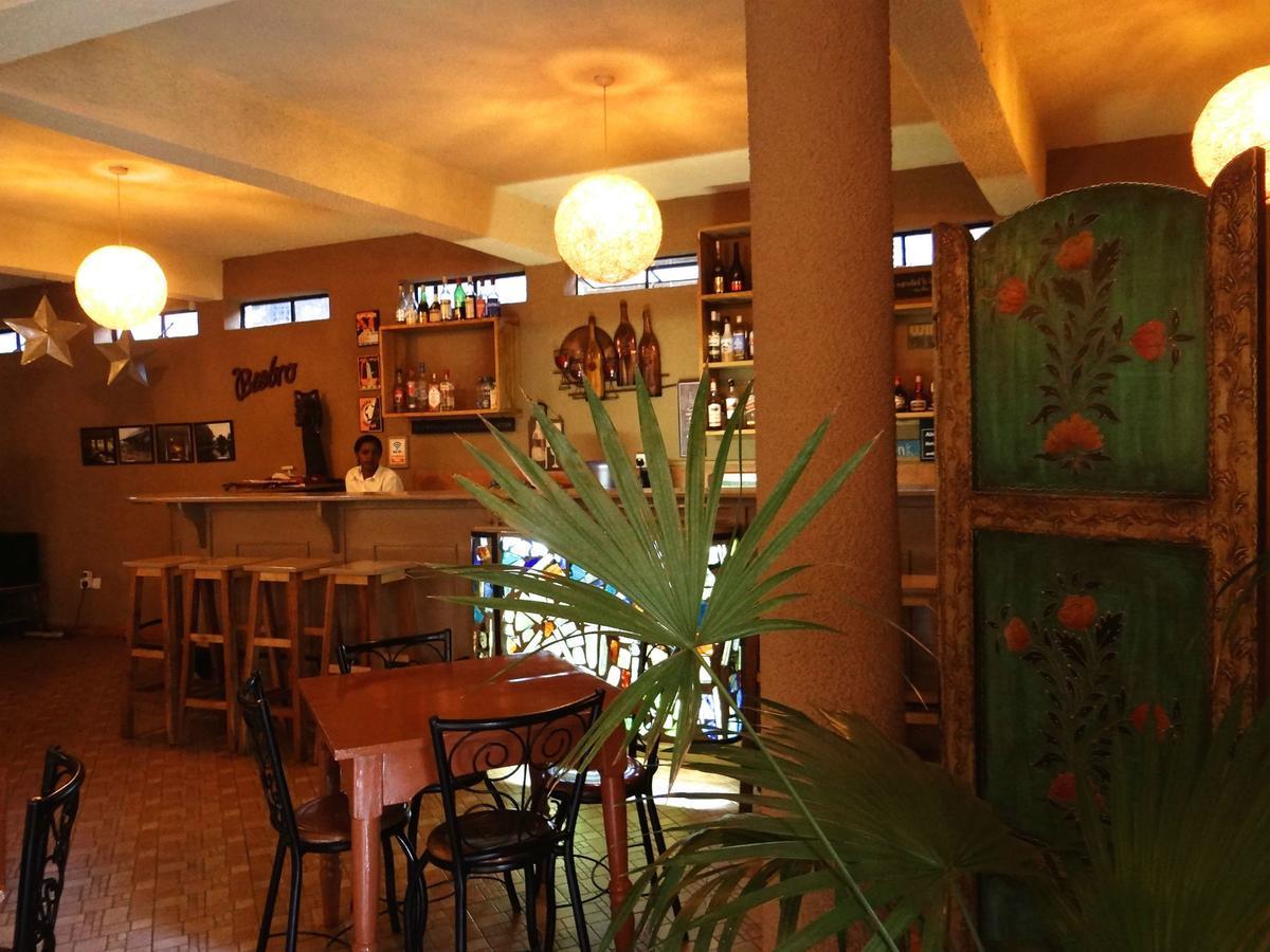 Ikweta Country Inn Maua Kaathene Ngoại thất bức ảnh