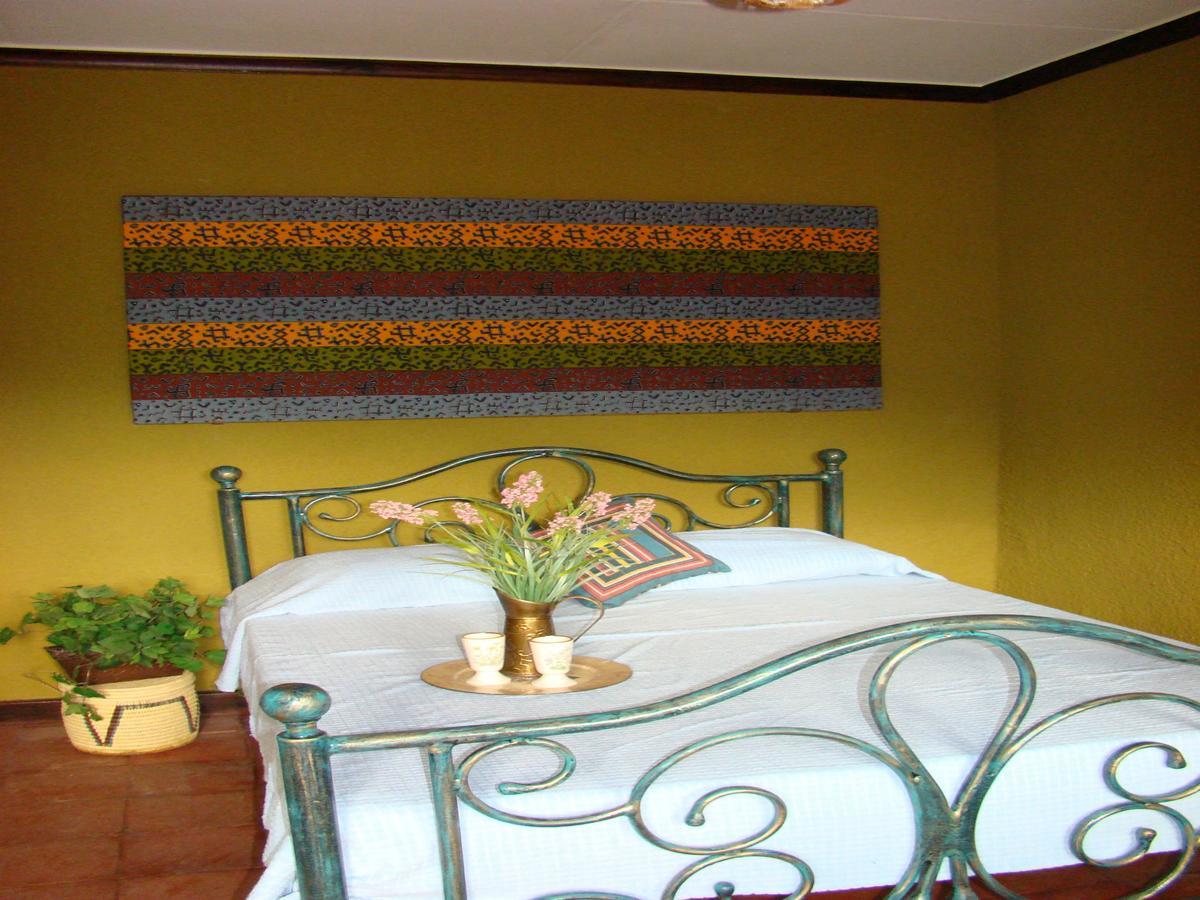 Ikweta Country Inn Maua Kaathene Ngoại thất bức ảnh